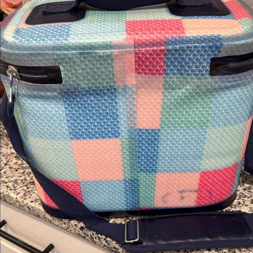 Vineyard Vines x Target Insulated Carry Cooler - Picture 3 of 4